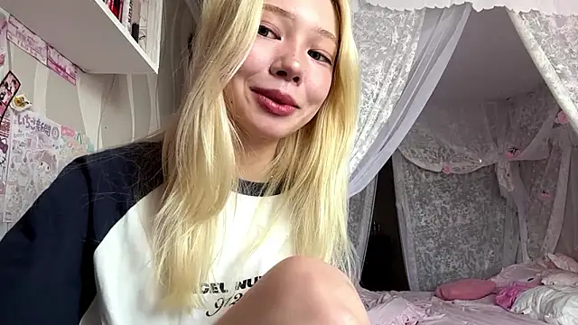LinaFloww webcam
