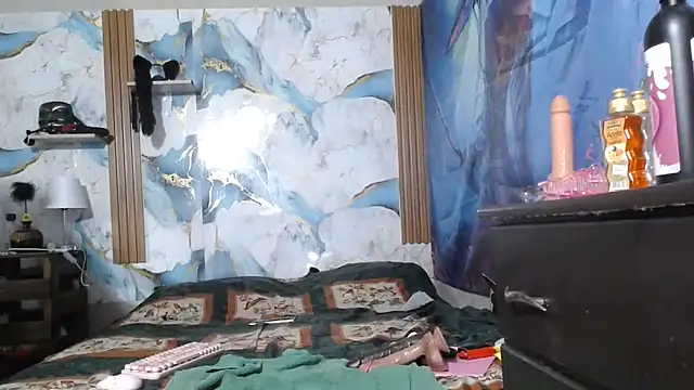 CataleyaRosee webcam