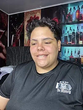 Hailey_Curvy webcam