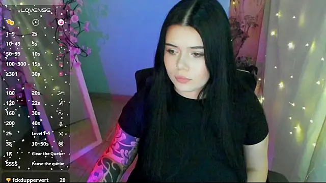 Mona_Esty webcam
