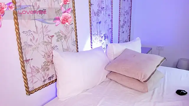 mia_collins96 webcam