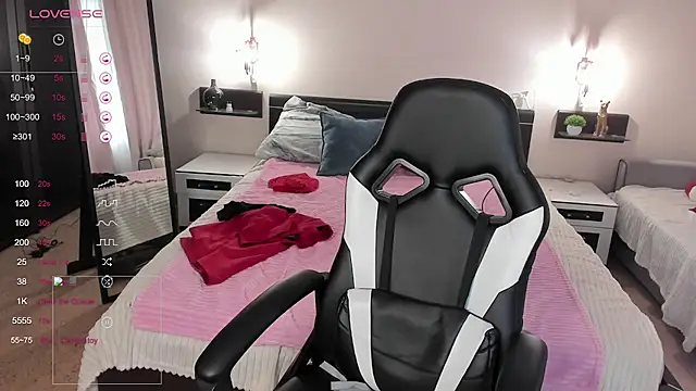 JennyMons webcam