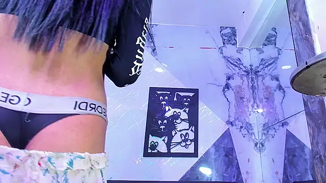 Isabella_stanford2 live cam