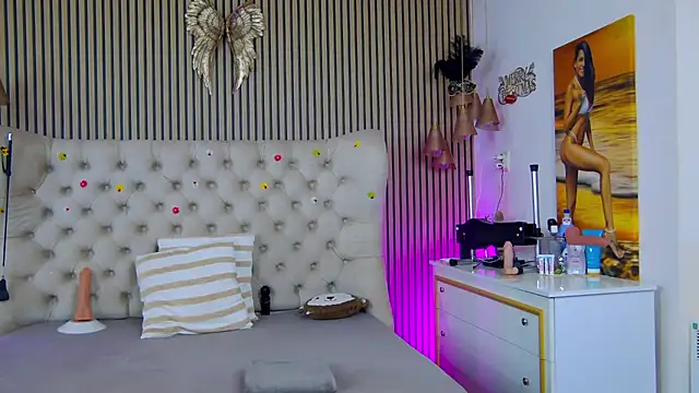 Watch PlayfulShow live on EroticFlix - High definition streams