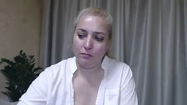 sweetpussy13 webcam