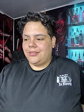 Hailey_Curvy webcam