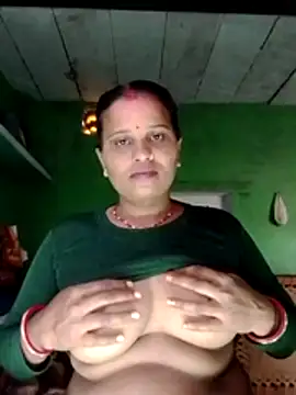 Shivani09900 live cam on StripChat
