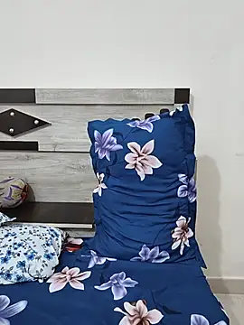 HeartlessGirl webcam
