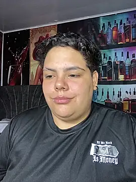 Hailey_Curvy webcam