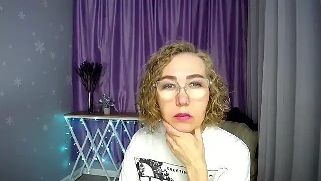 queen_a_n_i webcam