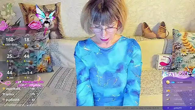 AgataFoxx webcam