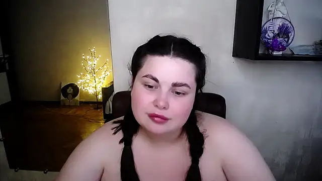 Emily_Mo live cam on StripChat