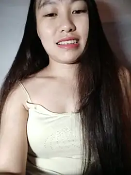 Cherry-squirtt live cam on StripChat