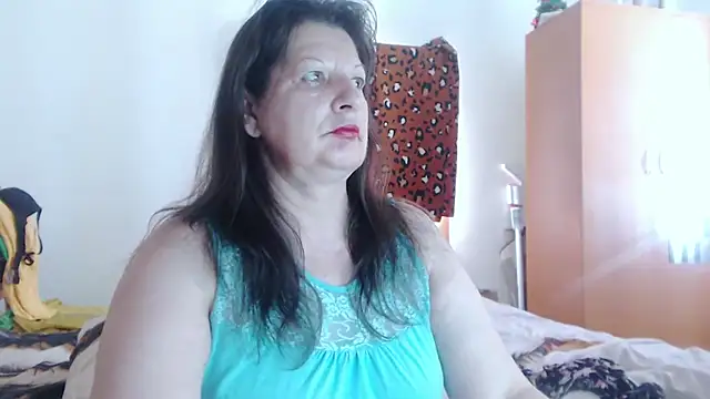 ExtasyMature live cam on StripChat
