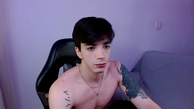 H3ll_B0I webcam