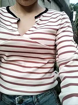 MiuMiu-Babyy webcam