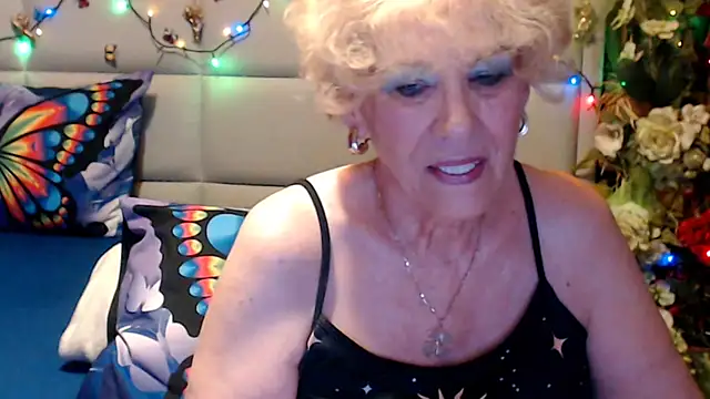 HappyWomanOn webcam
