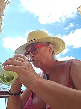 Hot-Muci live cam on StripChat