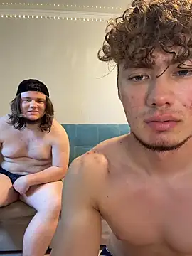 desiredude9's live cam