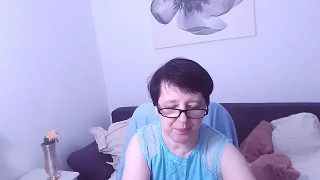 ChristaRose live cam on StripChat