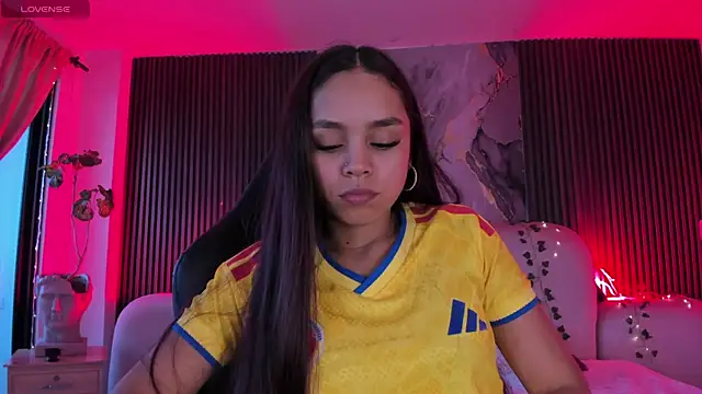 CarolineFyre webcam