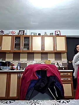isabellecraft (F milf) - Nacked outside