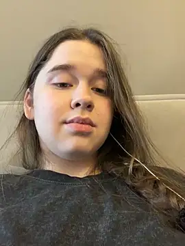 hornygirlh (G young) - SHOW BOOBS