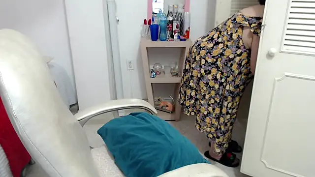 leonela_69 webcam