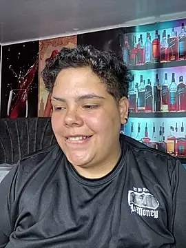 Hailey_Curvy webcam