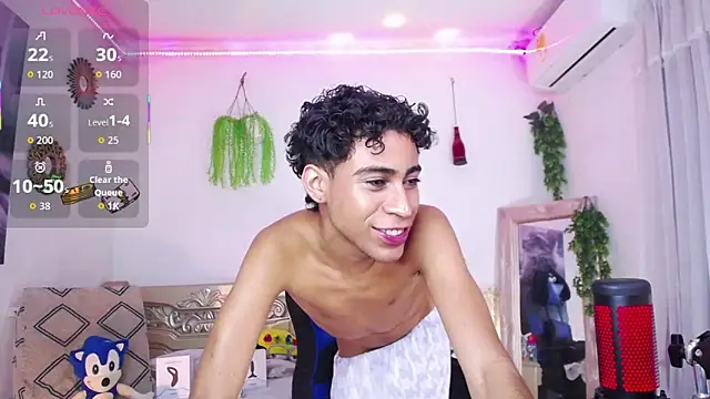 huge_armound webcam