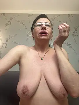 Amberhotqueen webcam