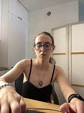MartiniiSelenna live cam on StripChat