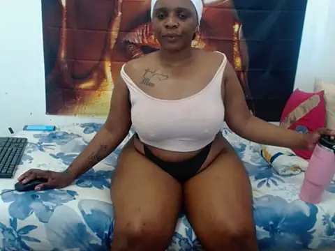 Queenteex6992 live cam on StripChat