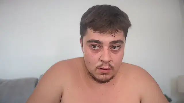 YoungHornyCum_xoxo webcam