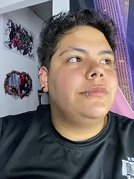 Hailey_Curvy webcam