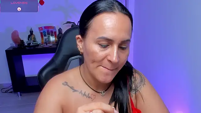 Sara_Charmy webcam