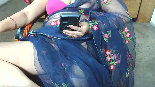Cute_Mahi22 webcam