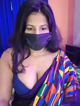 hot_alicee (F young) - boob show