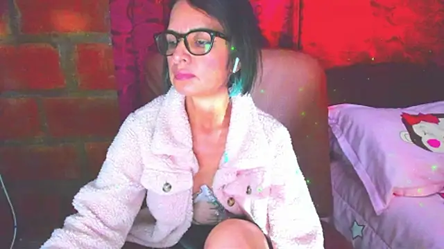 BrianaGarner webcam