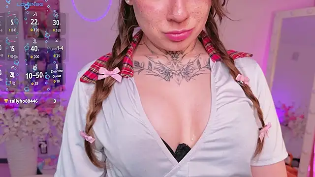 EricaMoonn webcam