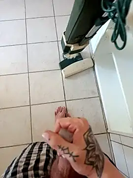 YoungDick25 webcam