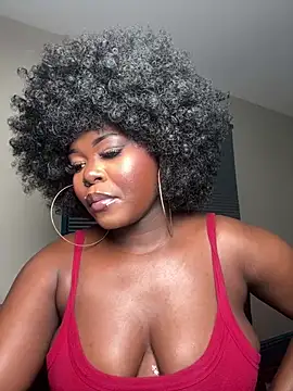WomanNextdoor1 webcam