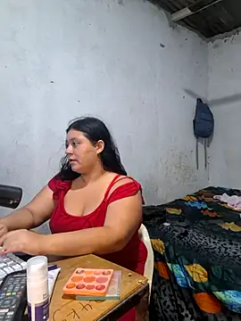 ParejaCurvy20 live cam