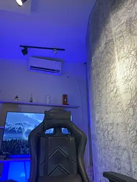 saracaball_ webcam