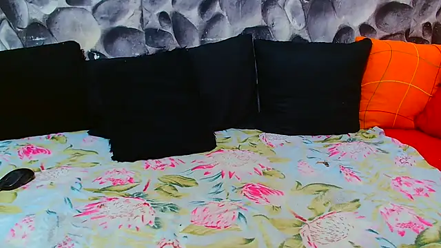 AfricanBigAssxx98 webcam