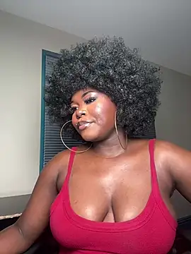 WomanNextdoor1 webcam