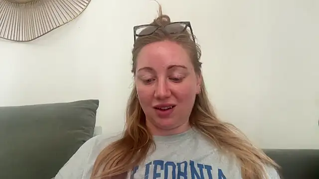 arielsweetieee webcam