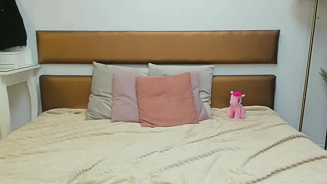 MissYvie webcam