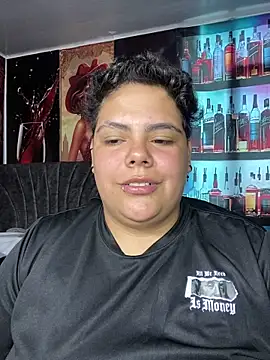 Hailey_Curvy webcam