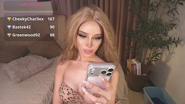 Hollywood_Girl webcam